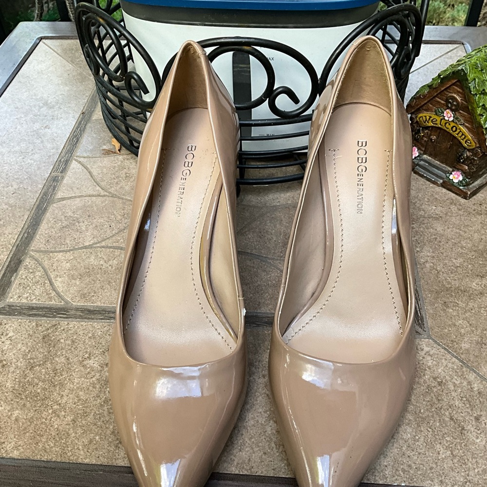BCBG Women's Nude Patent Heels